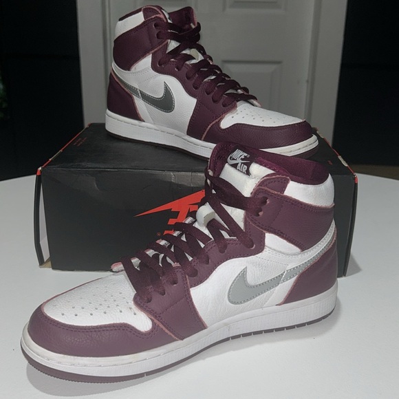 Jordan 1 Retro High OG “Bordeaux” Men’s Size 9 - Picture 2 of 11